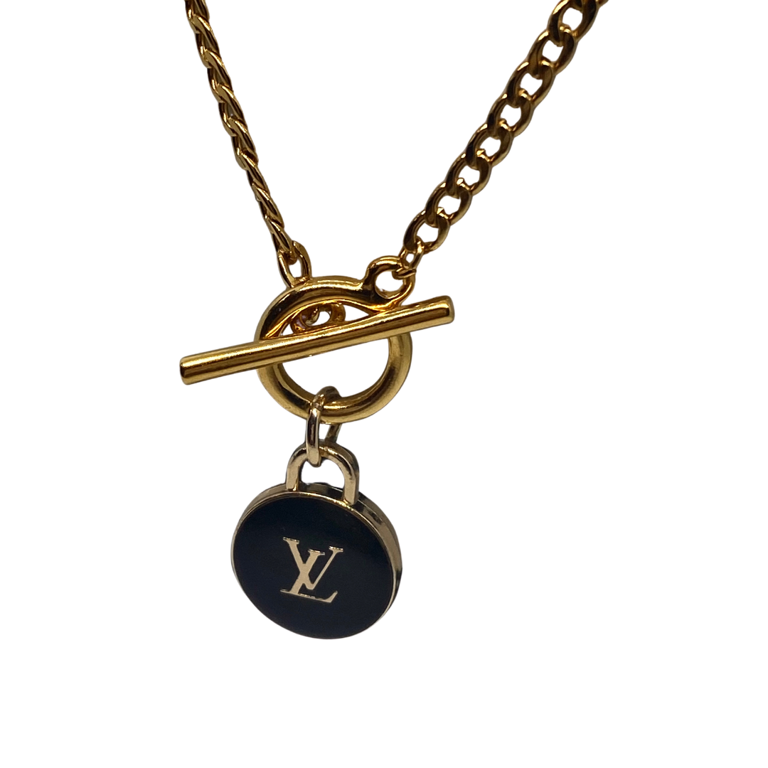 lv black necklace