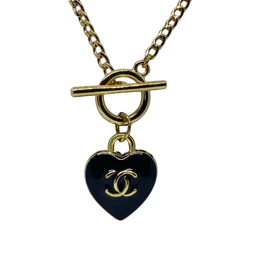23ct Gold Plated Toggle Clasp Chain with Black CC Heart Pendant - zbyzo